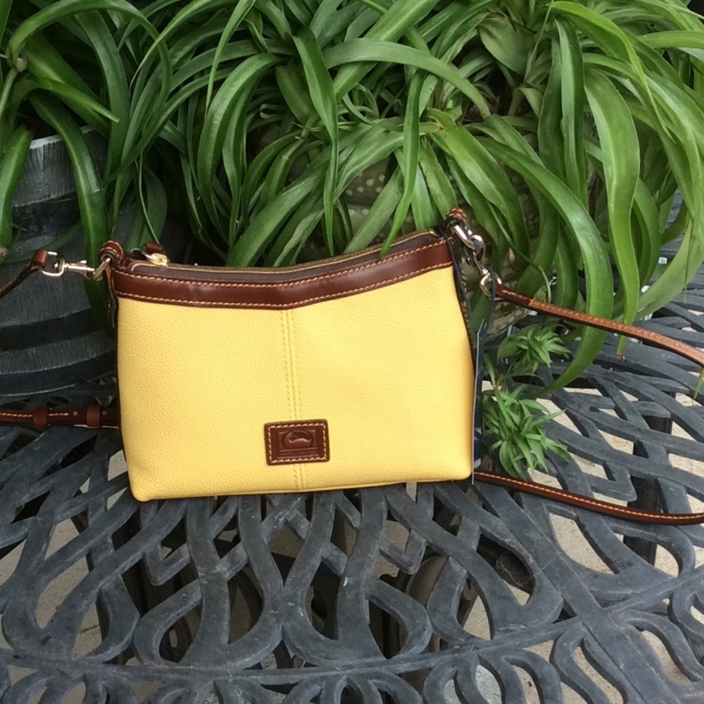DOONEY & BOURKE PEBBLE LEATHER HANDBAG       Used once
Too small for me - Picture 2 of 6